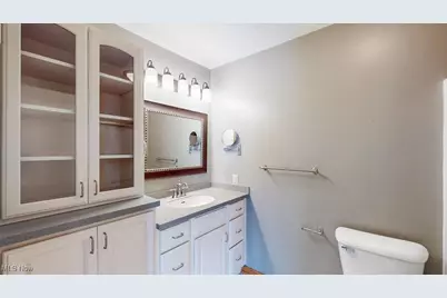 8305 Pebble Creek Court, Chagrin Falls, OH 44023 - Photo 34