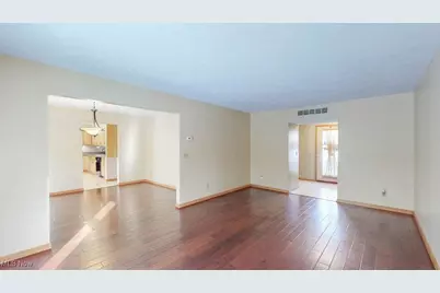 8305 Pebble Creek Court, Chagrin Falls, OH 44023 - Photo 20