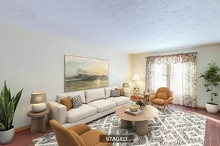 8305 Pebble Creek Ct, Chagrin Falls, OH 44023 - Photo 2