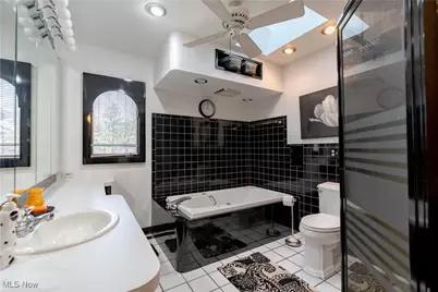 2025 S Plaza Drive, Akron, OH 44319 - Photo 22