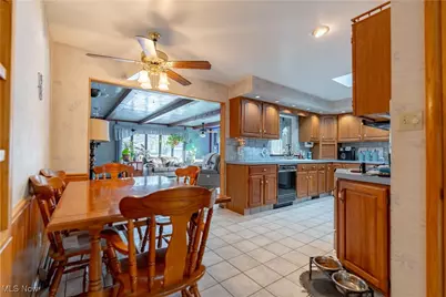 2025 S Plaza Drive, Akron, OH 44319 - Photo 8