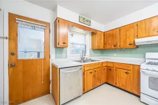 119 W 4 1/2 St, Williamstown, WV 26187 - Photo 10