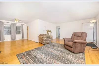 119 W 4 1/2 Street, Williamstown, WV 26187 - Photo 4