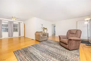 119 W 4 1/2 St, Williamstown, WV 26187 - Photo 4