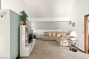 2180 Stone Creek Trail, Cuyahoga Falls, OH 44223 - Photo 44