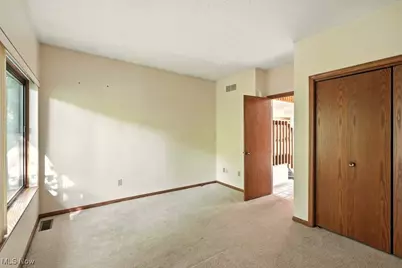 2180 Stone Creek Trail, Cuyahoga Falls, OH 44223 - Photo 12