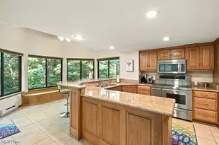 2180 Stone Creek Trail, Cuyahoga Falls, OH 44223 - Photo 20