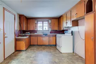 210 E Gorgas St, Louisville, OH 44641 - Photo 42