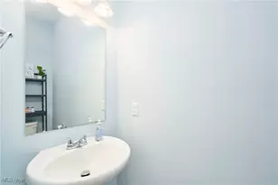 7840 McCreary Rd, Green Hills, OH 44131 - Photo 8