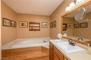 677 Sally Cir, Wadsworth, OH 44281 - Photo 14