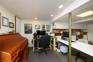 677 Sally Cir, Wadsworth, OH 44281 - Photo 24