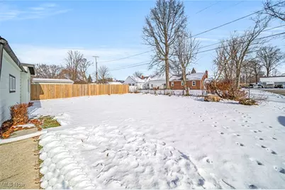 3044 Columbus Avenue, Ashtabula, OH 44004 - Photo 6