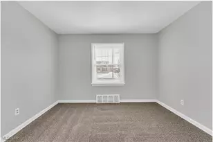 16401 N Lotus Dr, Loveland, OH 44128 - Photo 12