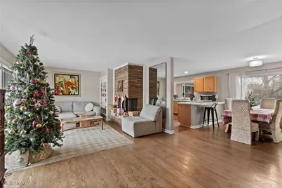 2426 Banbury Road, Akron, OH 44333 - Photo 8