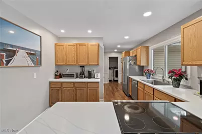 2426 Banbury Road, Akron, OH 44333 - Photo 12