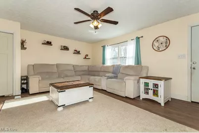 7634 Pinehurst Drive, Mentor on the Lake, OH 44060 - Photo 8