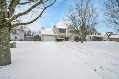 221 Newfield Circle, Medina, OH 44256 - Photo 2