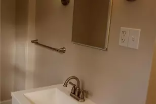 445 Beechwood Dr, Akron, OH 44320 - Photo 26