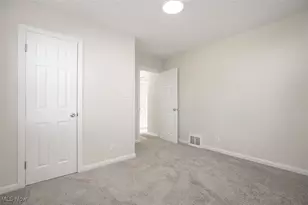 877 N Firestone Blvd, Akron, OH 44306 - Photo 18