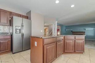 38209 Lonsdale Pl, Willoughby, OH 44094 - Photo 4