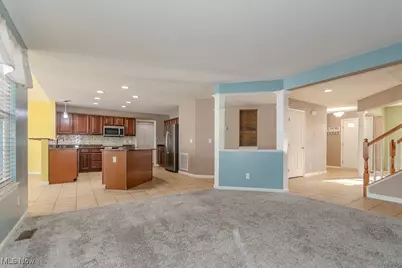 38209 Lonsdale Place, Willoughby, OH 44094 - Photo 6