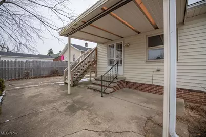 1805 Gibbs Avenue NE, Canton, OH 44705 - Photo 4