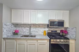 214 Hamrock Dr, Campbell, OH 44405 - Photo 2