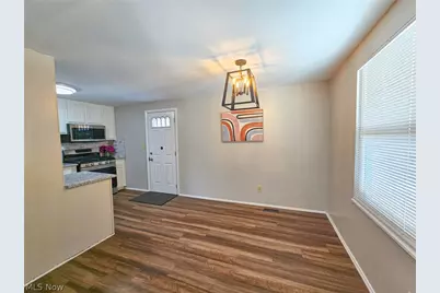 214 Hamrock Drive, Campbell, OH 44405 - Photo 8