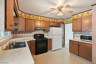 1405 Northmoreland Blvd, Cuyahoga Falls, OH 44221 - Photo 2