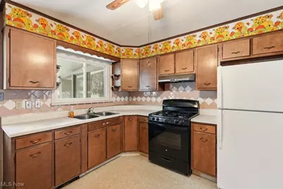 1405 Northmoreland Boulevard, Cuyahoga Falls, OH 44221 - Photo 12