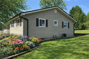 5890 Melody Ln, Nashport, OH 43830 - Photo 2