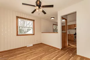 36548 Lakehurst Dr, Eastlake, OH 44095 - Photo 10