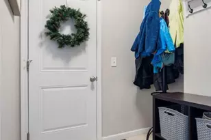 6533 Pine Bluff Ave NE, Canton, OH 44721 - Photo 8