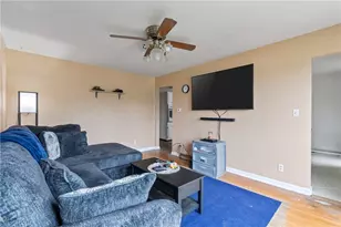 560 W 44th St, Shadyside, OH 43947 - Photo 8