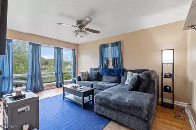 560 W 44th Street, Shadyside, OH 43947 - Photo 10