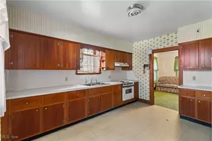 6779 Easton St, Louisville, OH 44641 - Photo 8