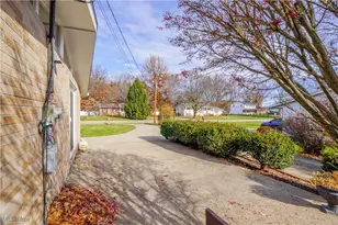 5650 Comanche St NW, North Canton, OH 44720 - Photo 28