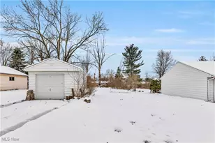 14808 James Ave, Maple Heights, OH 44137 - Photo 4