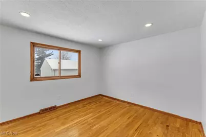 14808 James Avenue, Maple Heights, OH 44137 - Photo 16