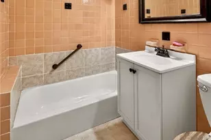 13800 Fairhill Rd, Huber Heights, OH 44120 - Photo 10