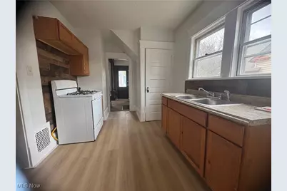 2286 6th Street SW, Akron, OH 44314 - Photo 8