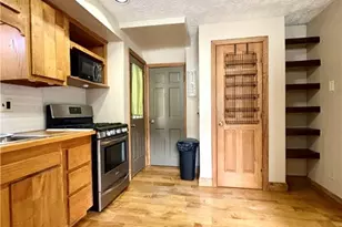 26 Elm St, Bridgeport, OH 43912 - Photo 8