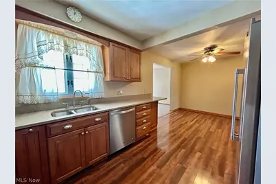 172 Lake Shore Drive, Struthers, OH 44471 - Photo 8