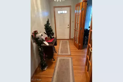 172 Lake Shore Drive #172, Struthers, OH 44471 - Photo 2