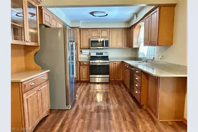 172 Lake Shore Drive, Struthers, OH 44471 - Photo 4