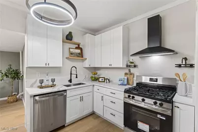 605 W Shore Boulevard, Sheffield Lake, OH 44054 - Photo 10