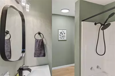 605 W Shore Boulevard, Sheffield Lake, OH 44054 - Photo 18