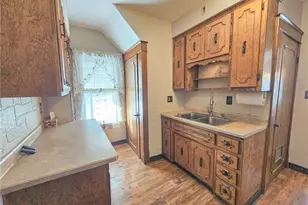 460 Devitt Ave, Campbell, OH 44405 - Photo 4