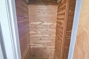 460 Devitt Ave, Campbell, OH 44405 - Photo 16