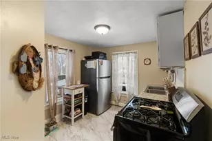 655 Oxford Ave, Akron, OH 44310 - Photo 2